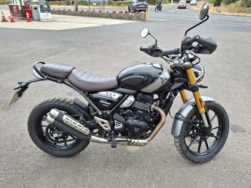 Black 2024 Triumph Scrambler 400 Modern Classics Petrol Manual X-ring Euro 5 40 ps in Fordingbridge