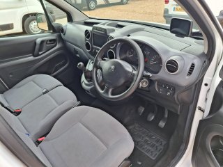 /photos/10605/7f493118-b488-9d26-3f12-7cf64219504f_i320x240.jpg