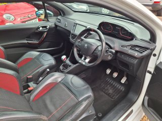 /photos/10605/8d4f87c6-f858-5b92-ee4d-5c7aebbdb879_i320x240.jpg