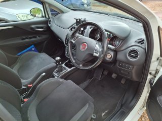 /photos/10605/ff704283-32ad-e85c-3a0a-b6c388ad514c_i320x240.jpg